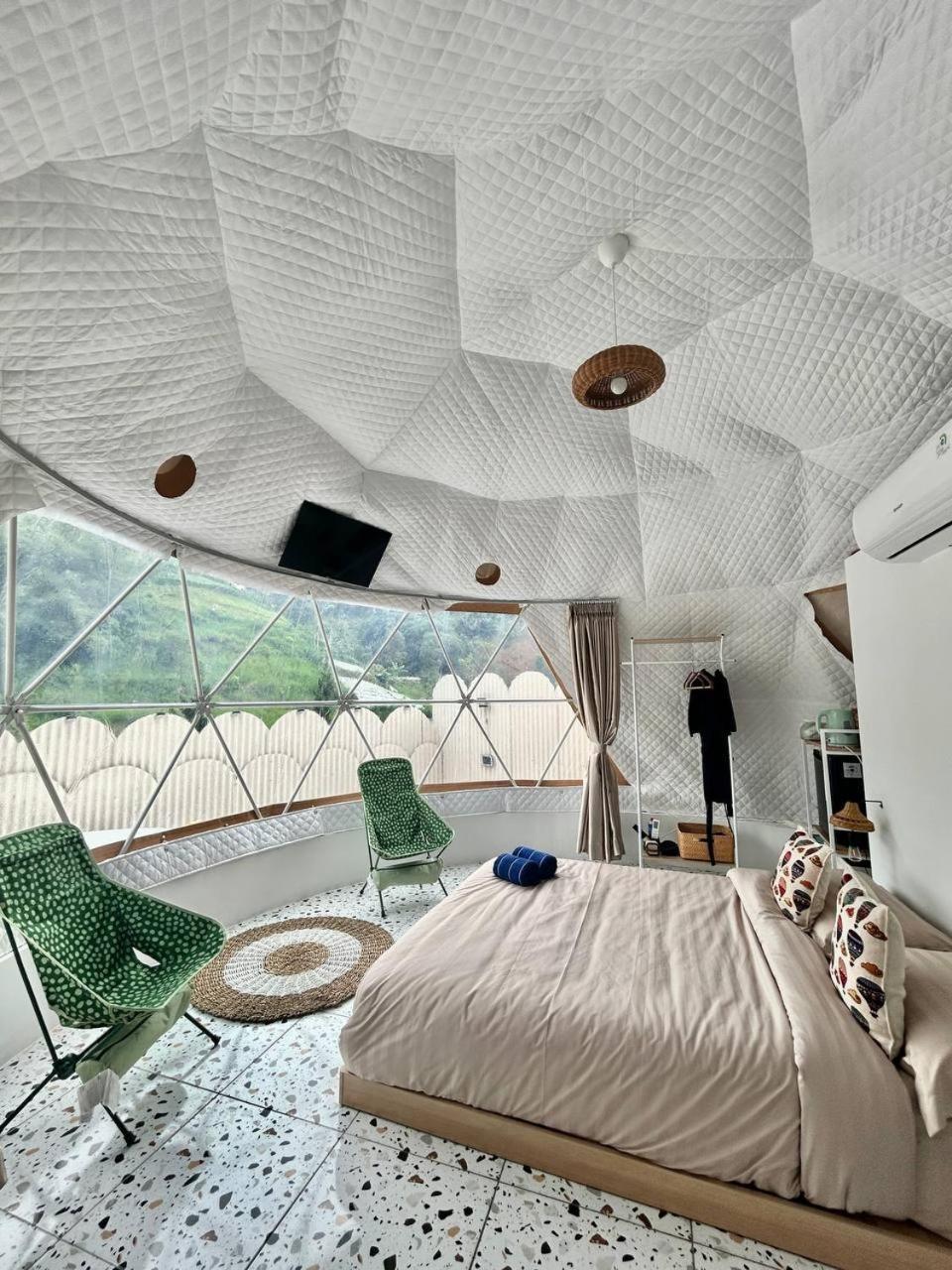 Tenda mewah Kawoeng Glamping